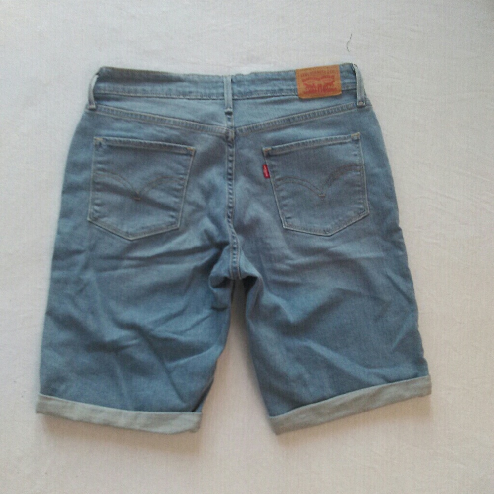 Levis women's short light wash jeans Medium - Picture 2 of 2